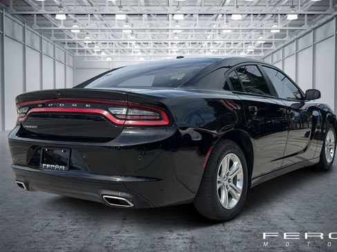 Used 2022 Dodge Charger SXT w/ Leather Interior Group RWD image 5