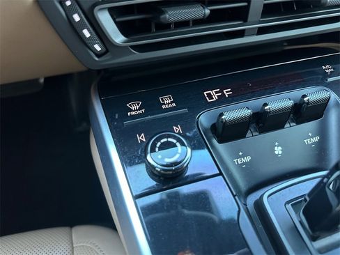 Used 2020 Porsche 911 Carrera 4S image 22