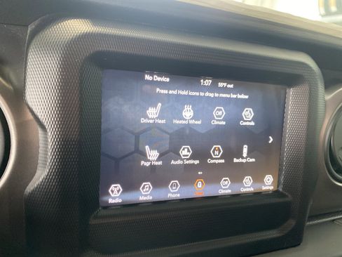 Used 2022 Jeep Wrangler Willys image 18