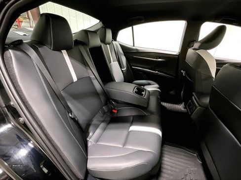 Used 2025 Toyota Camry SE FWD image 27