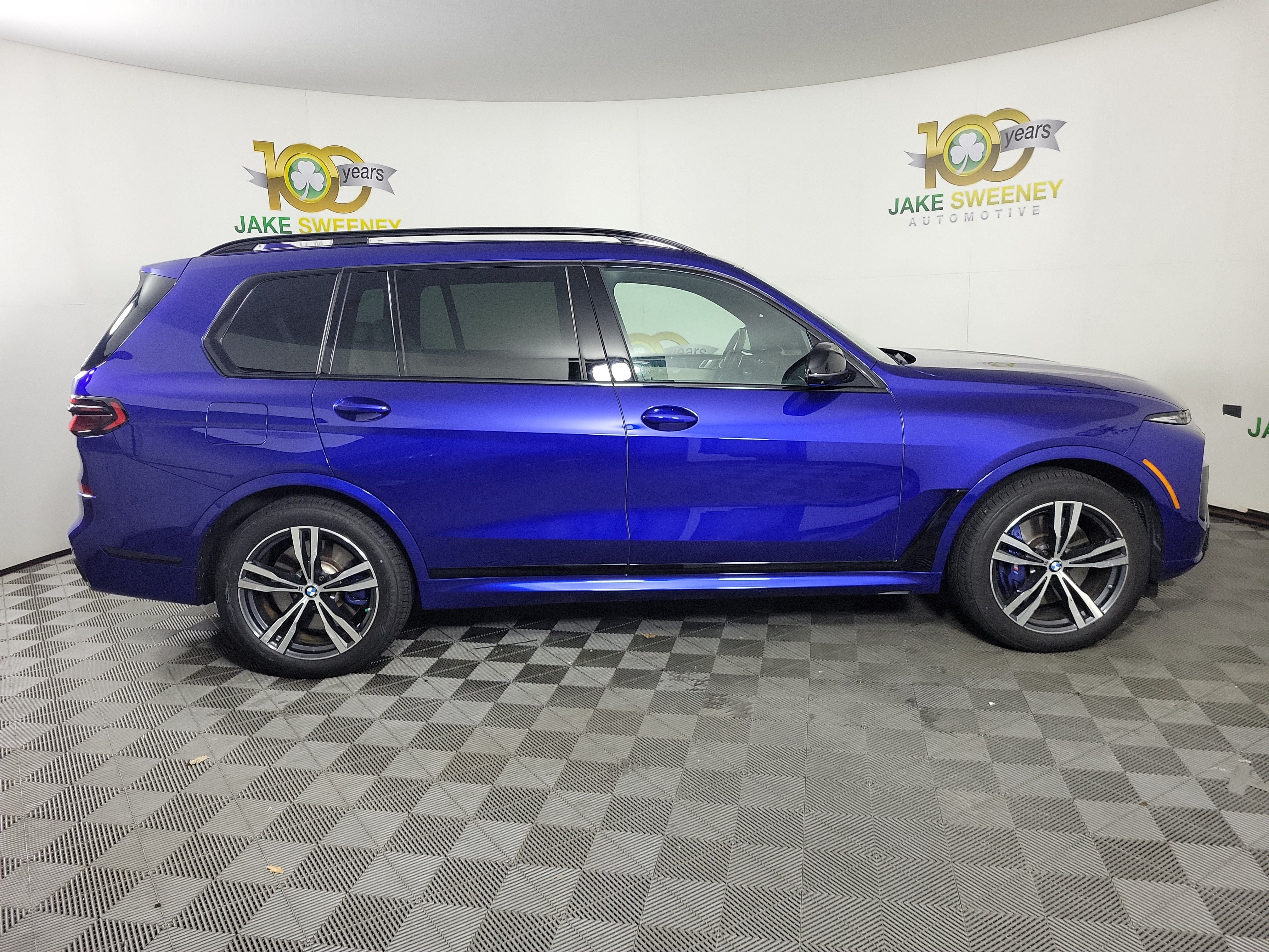 Used 2024 BMW X7 M60i w/ Executive Package AWD/4WD image 4