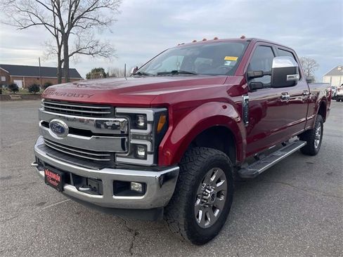 Used 2017 Ford F250 Lariat w/ Chrome Package image 3