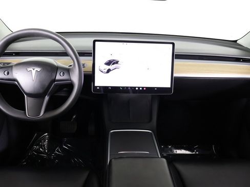 Used 2022 Tesla Model Y Long Range image 39