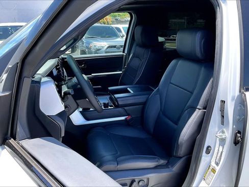 Used 2022 Toyota Tundra Platinum RWD image 11