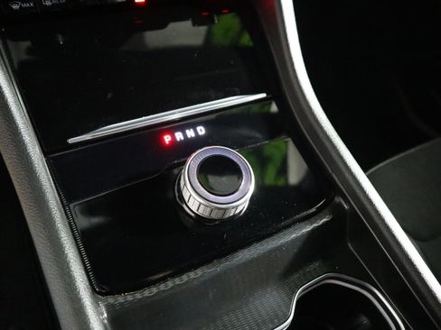 Used 2024 Jeep Grand Cherokee L Laredo image 24