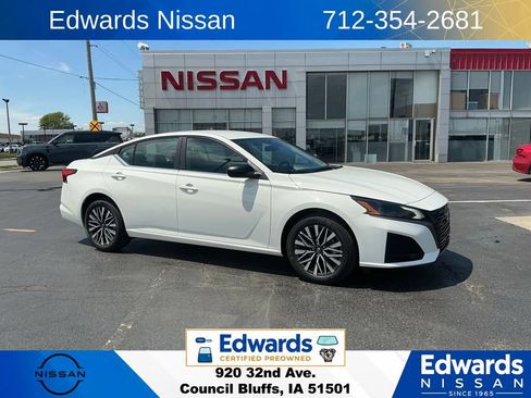 Used 2026 Nissan Altima 2.5 SV AWD/4WD image 1