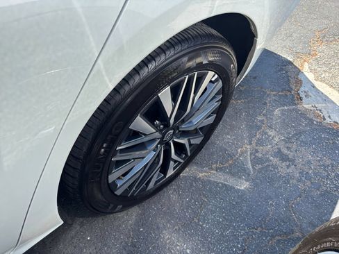 Used 2025 Nissan Altima 2.5 SV FWD image 26