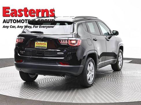 Used 2022 Jeep Compass Latitude w/ Convenience Group AWD/4WD image 5