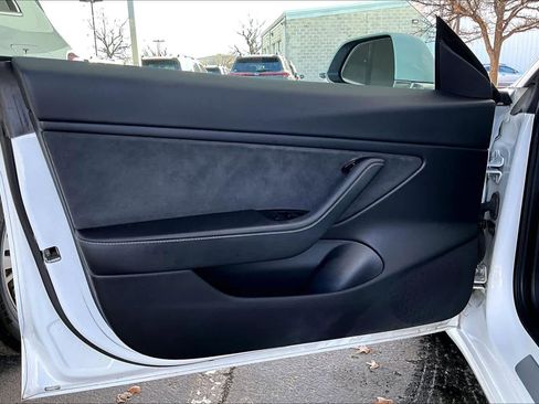 Used 2018 Tesla Model 3 Long Range image 21