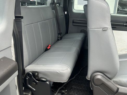 Used 2012 Ford F550 4x4 SuperCab Super Duty w/ Payload Upgrade Pkg image 23