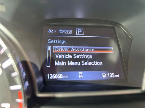 Used 2020 Nissan Pathfinder S image 17