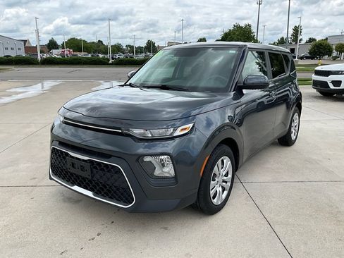 Used 2022 Kia Soul LX FWD image 1