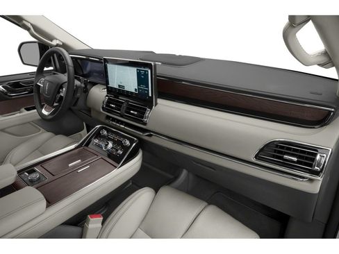 Used 2023 Lincoln Navigator L Reserve AWD/4WD image 11