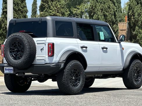 New 2026 Ford Bronco Badlands w/ Sasquatch Package AWD/4WD image 4