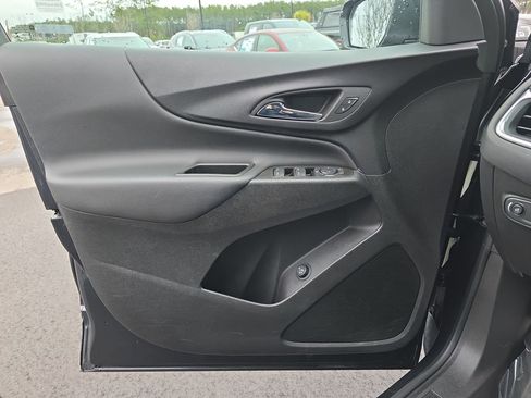 Used 2023 Chevrolet Equinox LT image 30