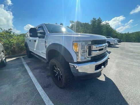 Used 2017 Ford F250 XLT AWD/4WD image 14