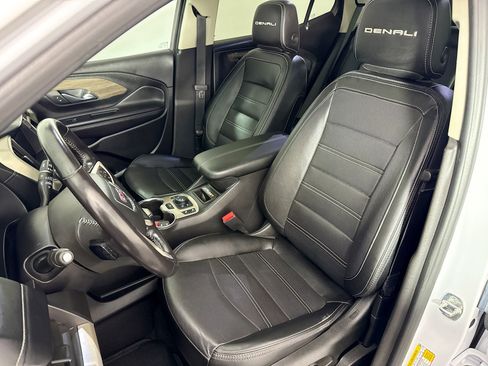 Used 2022 GMC Terrain Denali image 19