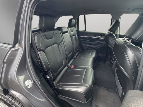 Certified 2023 Jeep Grand Cherokee Limited AWD/4WD image 22