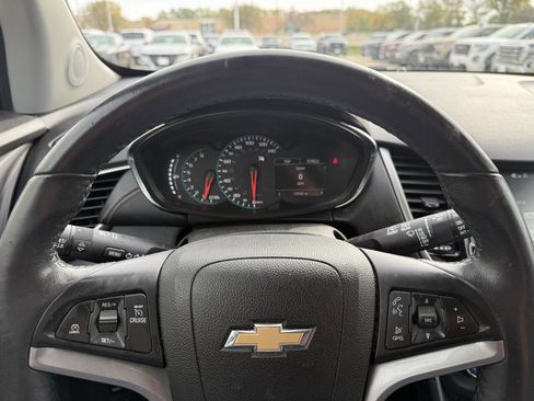Used 2017 Chevrolet Trax LT w/ Driver Confidence Package image 7