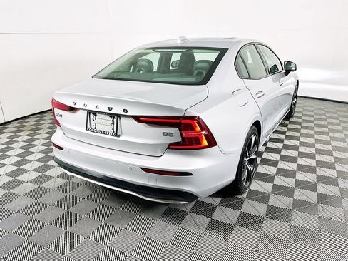 Used 2024 Volvo S60 B5 Core FWD image 3