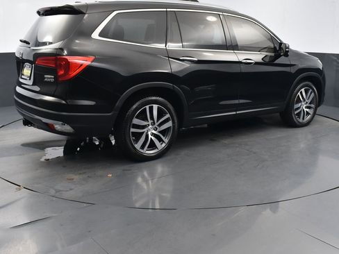 Used 2017 Honda Pilot Touring image 4
