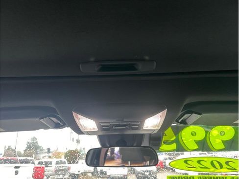 Used 2022 Toyota RAV4 SE image 18