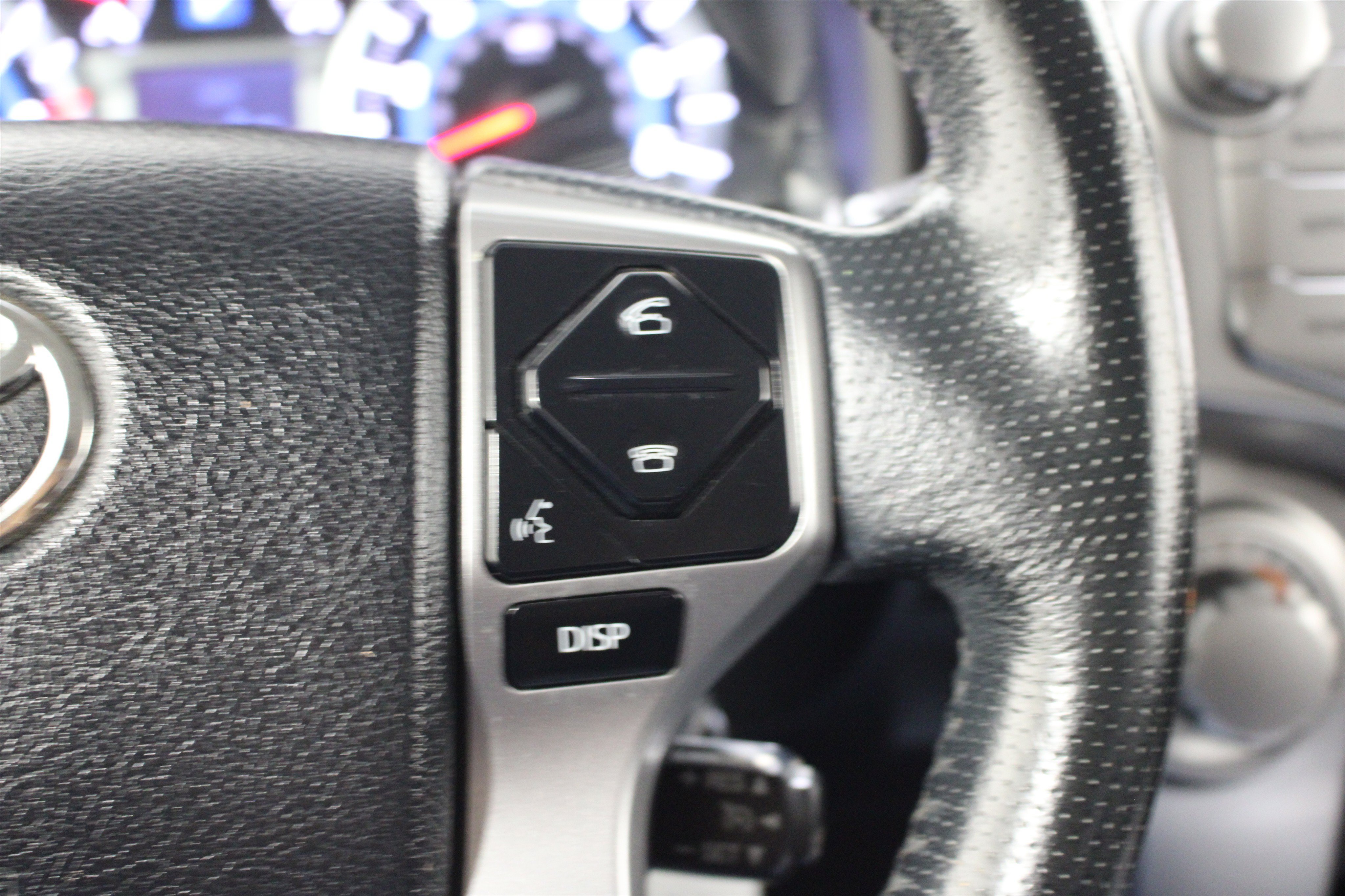 Used 2014 Toyota 4Runner SR5 AWD/4WD image 12