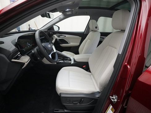 Used 2025 Audi Q5 2.0T Premium Plus w/ Premium Plus image 18