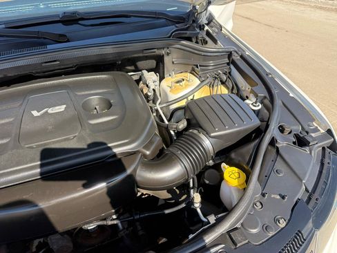 Used 2018 Jeep Grand Cherokee Altitude image 34