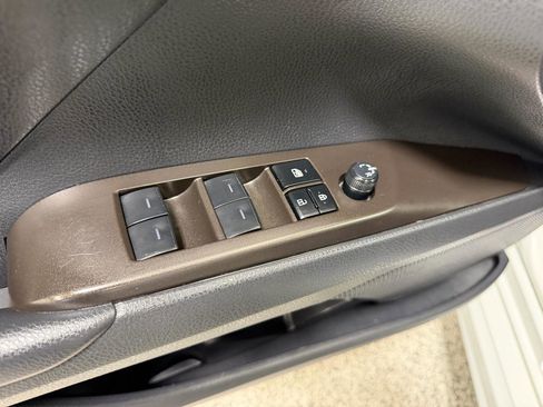 Used 2024 Toyota Camry SE image 12