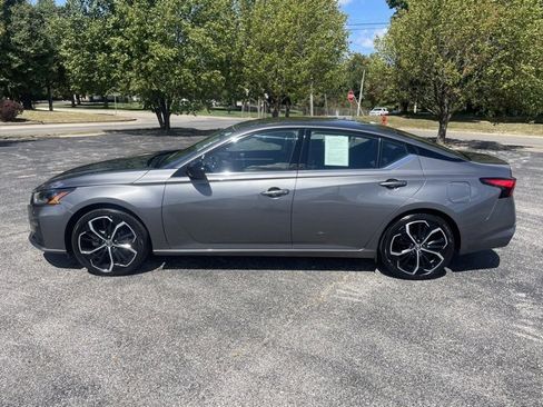 Used 2024 Nissan Altima 2.5 SR image 7