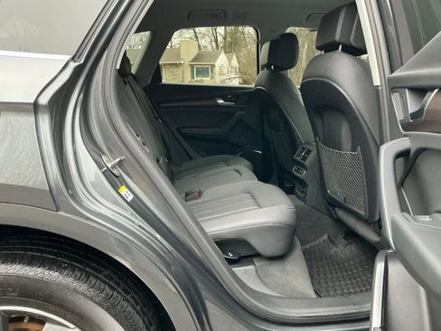 Used 2023 Audi Q5 2.0T Premium w/ Convenience Package image 11