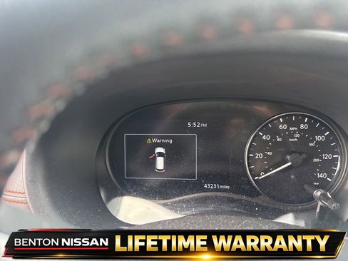 Used 2023 Nissan Kicks SR w/ SR Premium Package FWD image 7