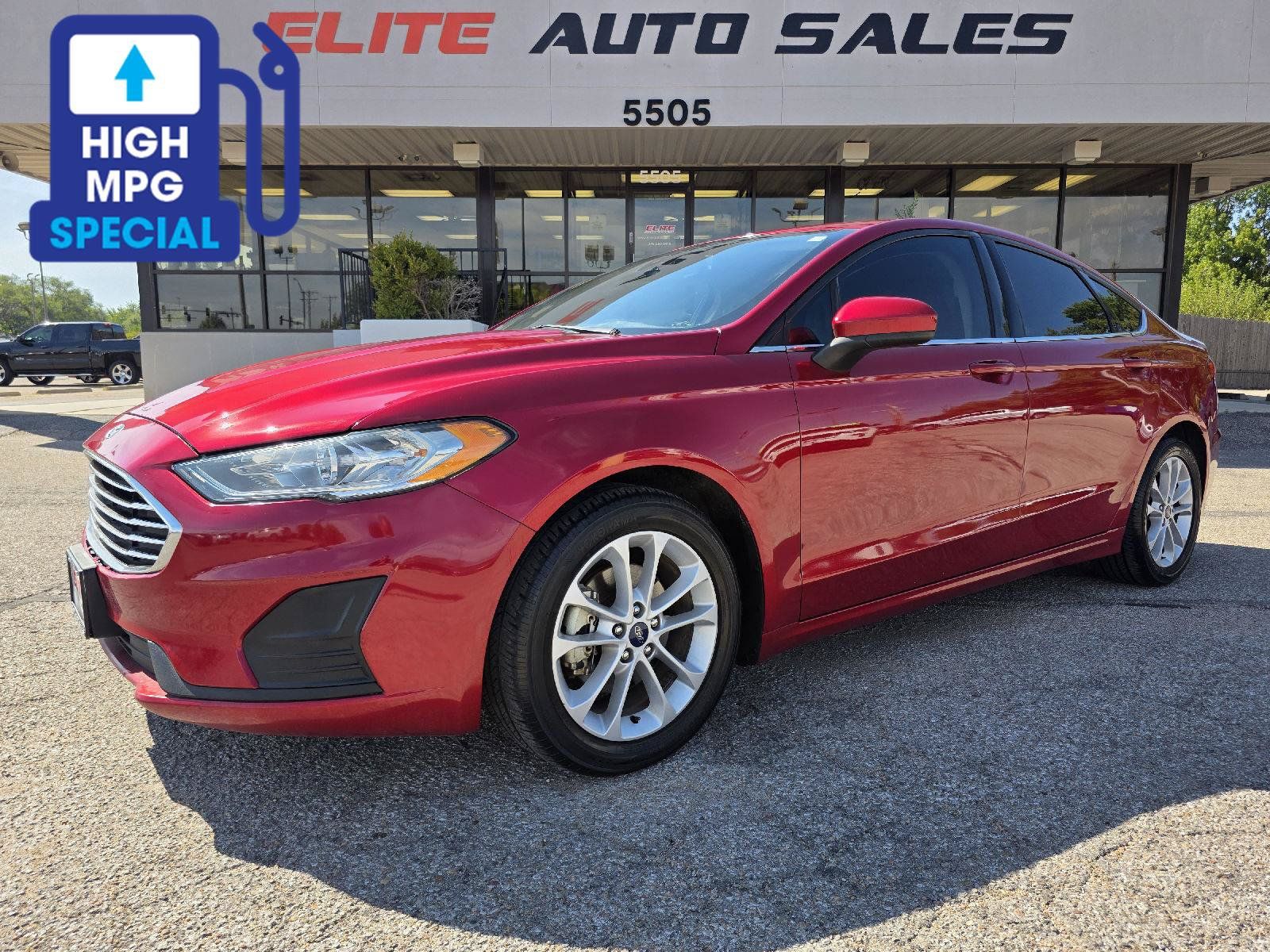 Used 2020 Ford Fusion SE FWD image 1