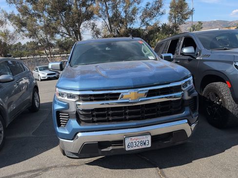 Used 2024 Chevrolet Silverado 1500 LT RWD image 2