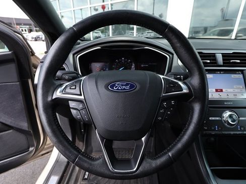 Used 2019 Ford Fusion Energi Titanium FWD image 11