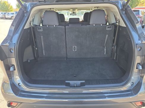 Used 2024 Toyota Highlander LE image 22