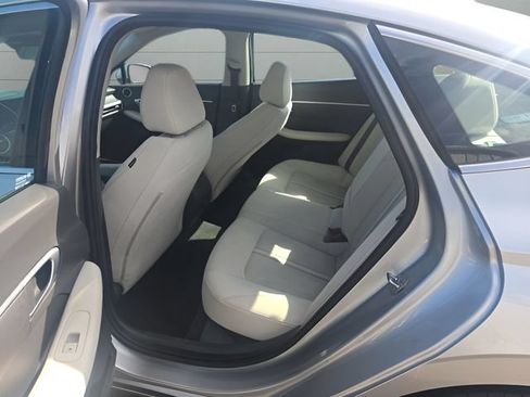 Used 2025 Hyundai Sonata SEL FWD image 9