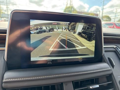 Used 2023 Chevrolet Suburban Premier image 22