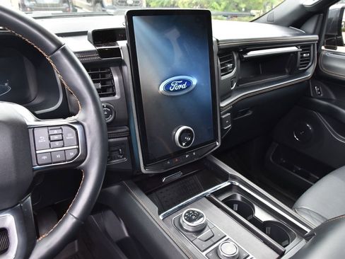 Used 2023 Ford Expedition Max Platinum image 9