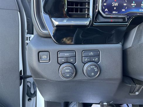 New 2025 Chevrolet Silverado 1500 LT image 18