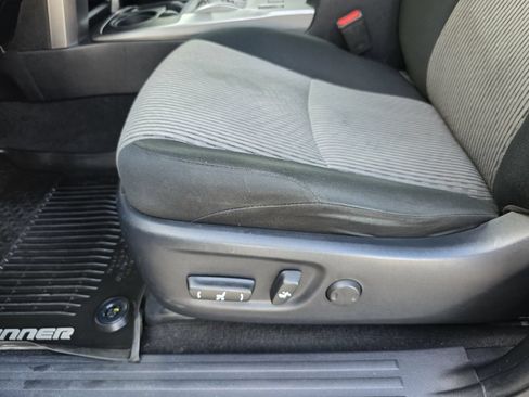 Used 2018 Toyota 4Runner SR5 RWD image 21