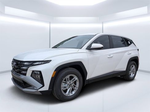 New 2026 Hyundai Tucson SE image 7