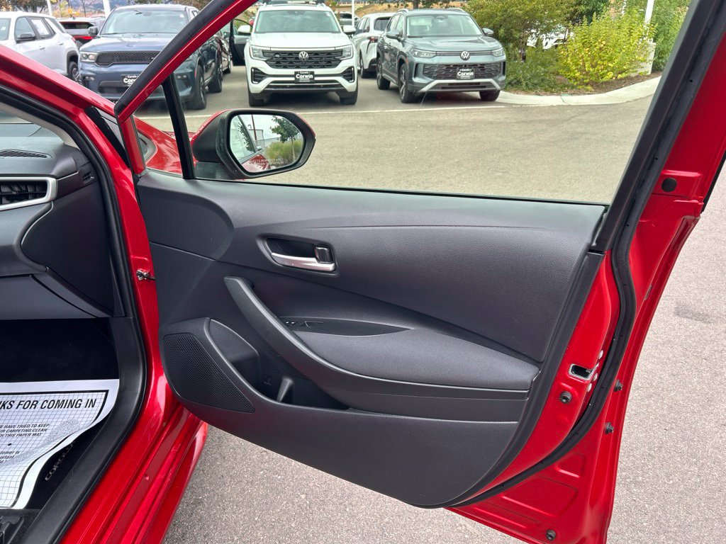 Used 2021 Toyota Corolla LE w/ Carpet Mat Package (TMS) FWD image 11