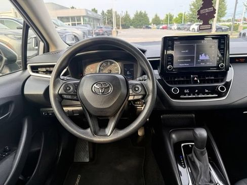 Used 2022 Toyota Corolla LE w/ Carpet Mat Package (TMS) FWD image 6