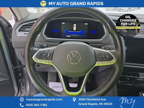 Used 2022 Volkswagen Tiguan SE image 19