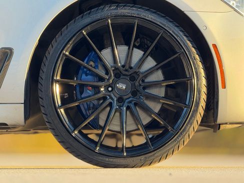 Used 2019 BMW 750i xDrive w/ Executive Package image 18