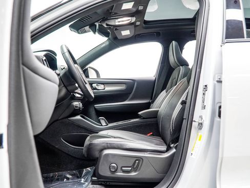 Used 2022 Volvo XC40 P8 Recharge Ultimate AWD/4WD image 36