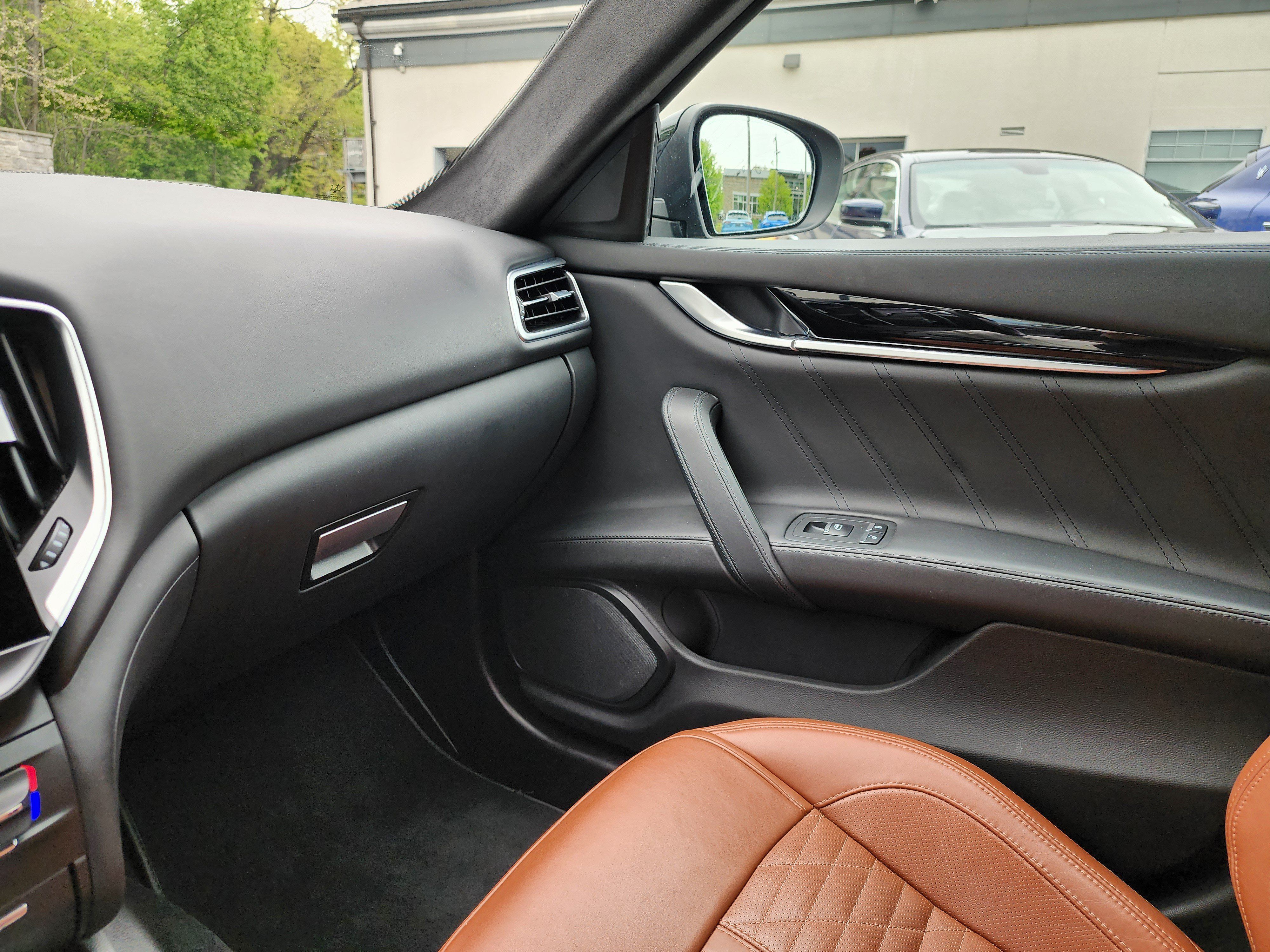 Used 2022 Maserati Ghibli Modena Q4 AWD/4WD image 40