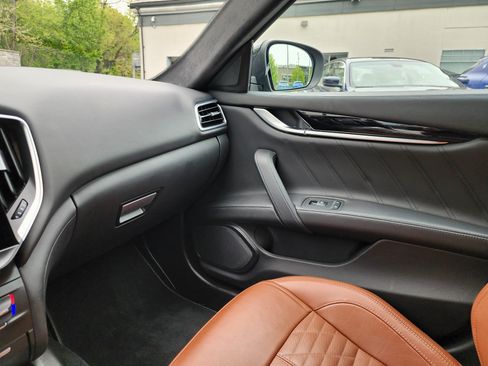 Used 2022 Maserati Ghibli Modena Q4 AWD/4WD image 40
